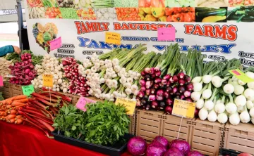 an assortment of vegetables at a puyallup area farmers market